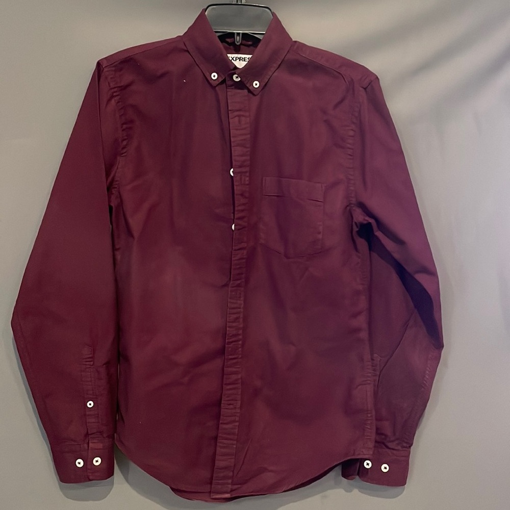 🔥EXPRESS MEN’s Slim fit, soft-wash button down shirt. SZ. XS